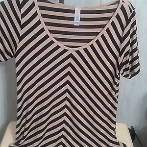 LulaRoe Small Tan Black Zig Zag Stripes Short Sleeves Top Like New